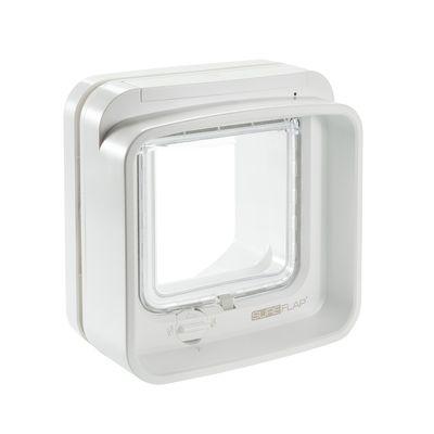 Hvit SureFlap DualScan katteluke med mikrochipavlesning i begge retninger
