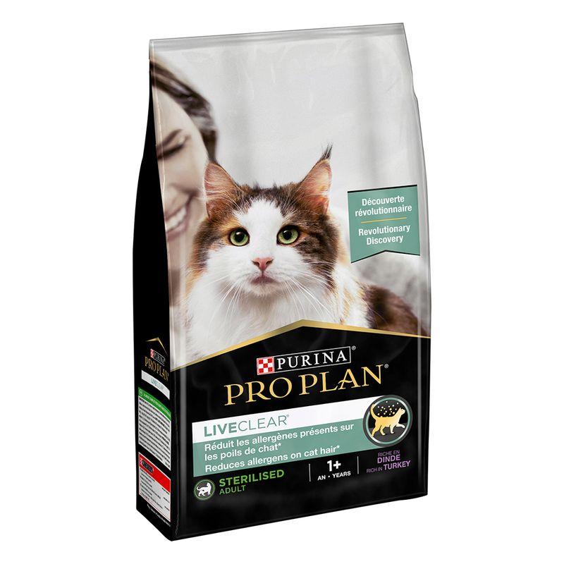 Pose med PURINA PRO PLAN LiveClear Sterilised Adult med kalkun